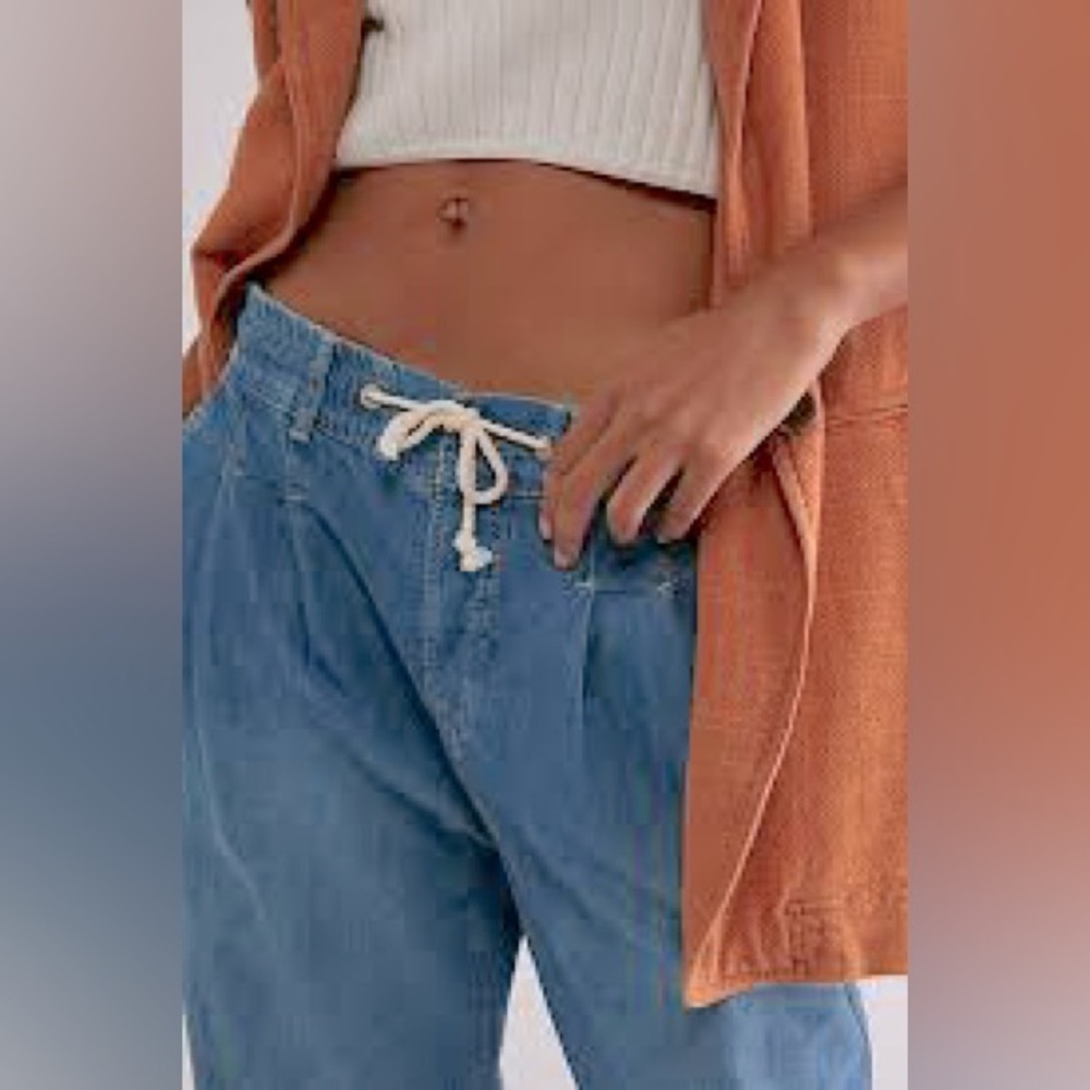 WE THE FREE - Women’s Jeans /Thin material is breezy & lightweight/ Size XS - Picture 2 of 11
